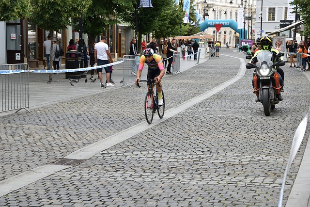 其中12次 其中12次