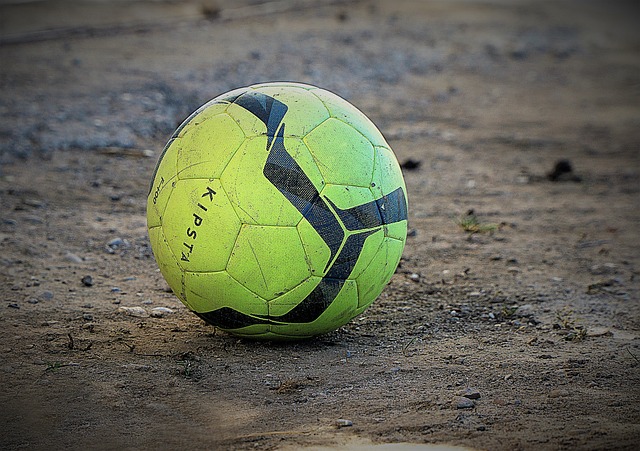 及场上场下 及场上场下